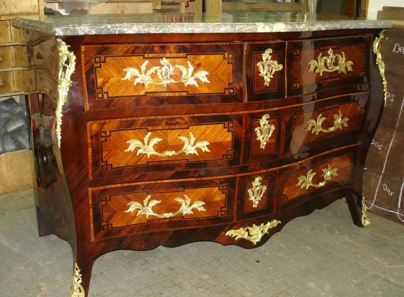 Commode Louis XV marqueterie