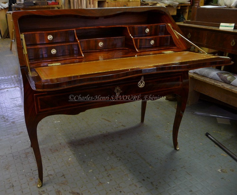 Bureau de pente en marqueterie