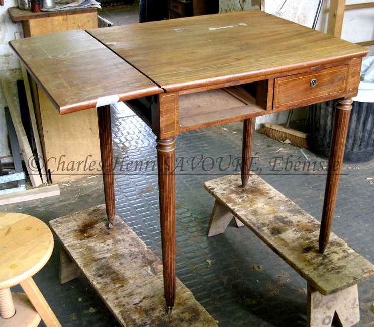 Petite table anglaise avant restauration